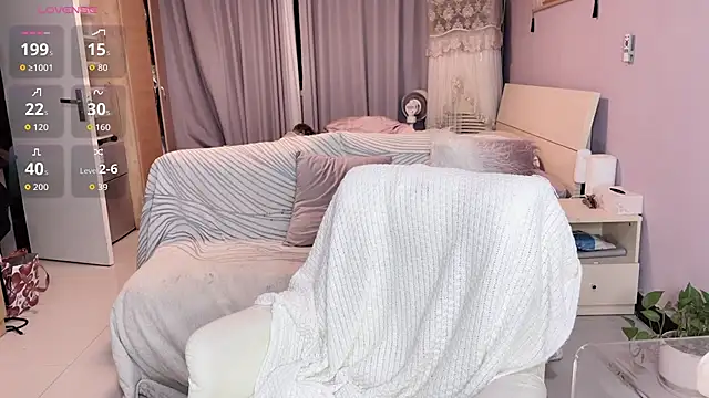 Y2Luvk online show from October 2025 09:04:02 PM