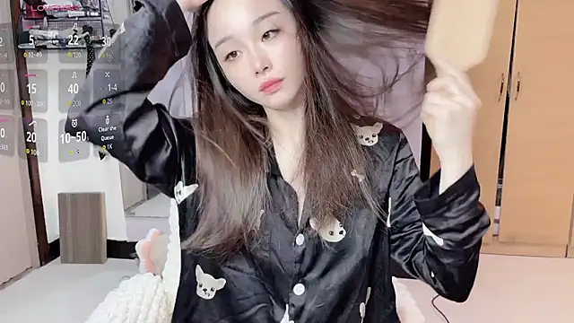 Y2Luvk online show from November 2025 09:28:01 PM