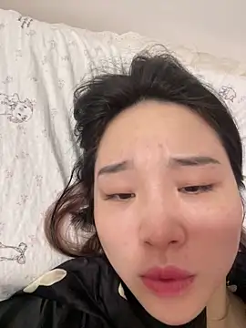 Snapshot of Y2Luvk chatting on February 2026 01:40:01 PM Y2Luvk online show from February 2026 01:40:01 PM