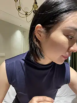 Snapshot of Y2Luvk chatting on February 2026 06:59:02 AM Y2Luvk online show from February 2026 06:59:02 AM