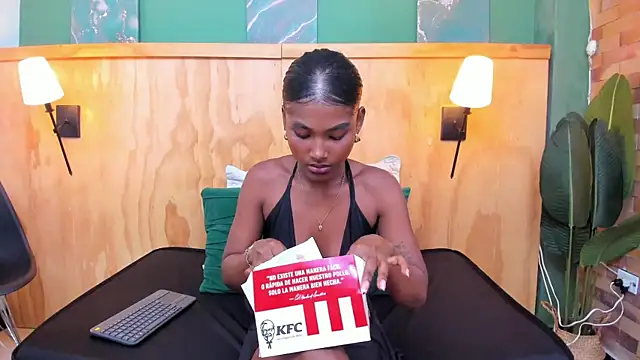 halleylorens online show from February 2026 07:23:01 PM