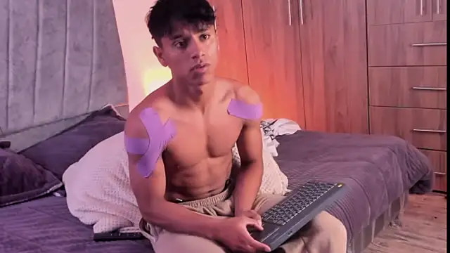 ZYZZ1312 online show from October 2025 07:36:02 PM