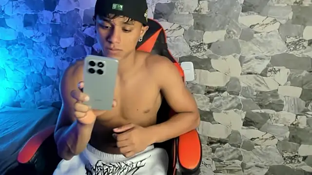 ZYZZ1312 online show from April 2026 05:10:02 AM