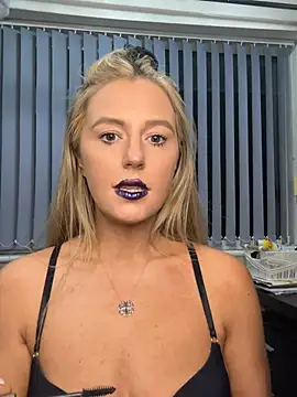 sammie-99 online show from February 2026 07:32:02 PM