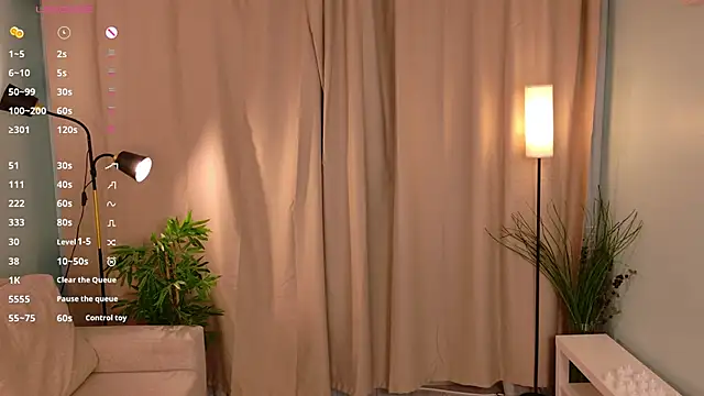 lisabaus online show from December 2025 07:15:02 AM