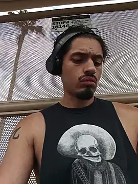 Snapshot of mrredcorn chatting on October 2025 03:45:02 PM mrredcorn online show from October 2025 03:45:02 PM