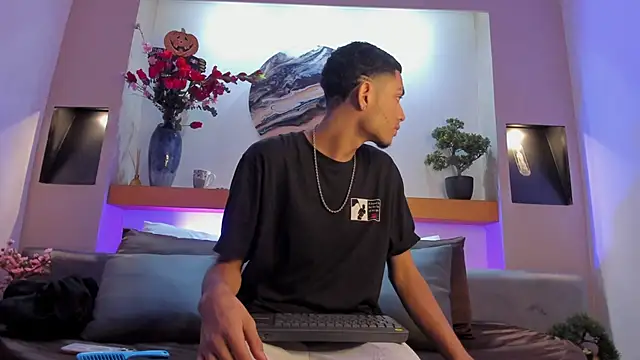 Snapshot of Adonis_WB chatting on October 2025 08:29:02 PM Adonis WB online show from October 2025 08:29:02 PM