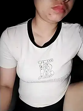Snapshot of Mie_rose chatting on April 2026 11:22:02 PM Mie rose online show from April 2026 11:22:02 PM