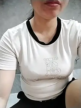 Snapshot of Mie_rose chatting on May 2026 01:11:02 AM Mie rose online show from May 2026 01:11:02 AM