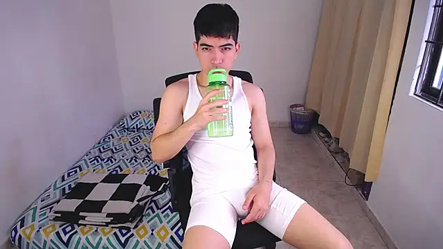 Olliver Twink online show from November 2025 03:52:02 PM