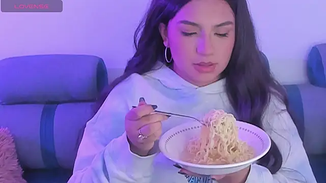 Snapshot of Eve_rivers chatting on September 2025 08:35:02 PM Eve rivers online show from September 2025 08:35:02 PM