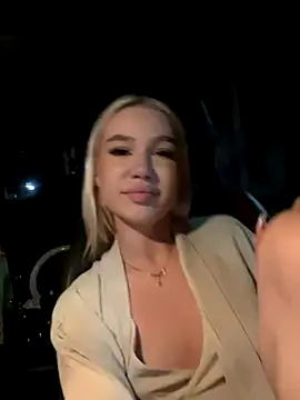 Kiss Avrora  online show from September 2025 05:45:02 PM