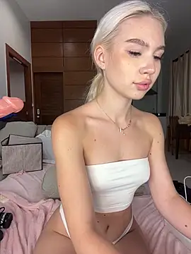 Kiss Avrora  online show from September 2025 03:14:01 PM