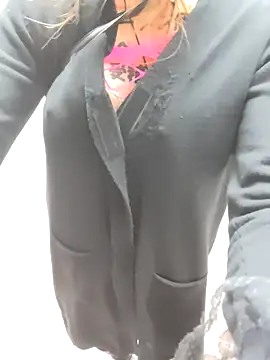 pink-mai online show from December 2025 04:07:02 AM