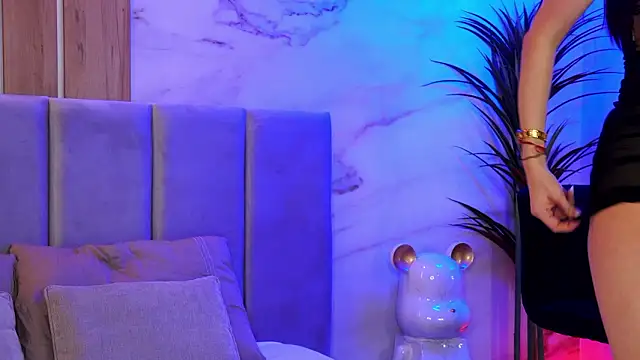 EllyLynn online show from February 2026 02:47:01 PM