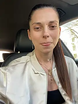 EllyLynn online show from April 2026 09:42:02 AM