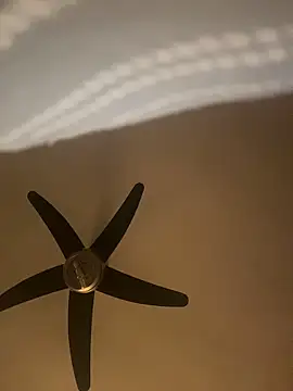 krystal fr online show from October 2025 05:21:01 PM