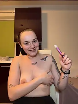 Baby Eva23 online show from April 2026 05:40:01 PM