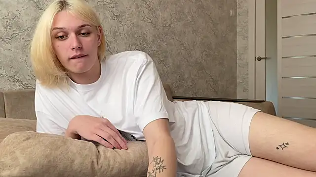 Snapshot of evelina228 chatting on September 2025 06:51:02 AM evelina228 online show from September 2025 06:51:02 AM