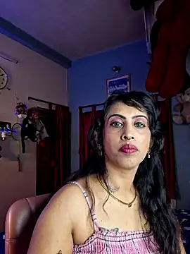 Snapshot of Love_Beauty01 chatting on April 2026 07:11:02 PM Love Beauty01 online show from April 2026 07:11:02 PM