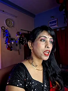 Snapshot of Love_Beauty01 chatting on May 2026 06:38:02 PM Love Beauty01 online show from May 2026 06:38:02 PM