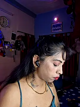Snapshot of Love_Beauty01 chatting on May 2026 05:42:02 PM Love Beauty01 online show from May 2026 05:42:02 PM
