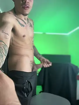 AlphaMasterXxx online show from November 2025 12:46:01 AM