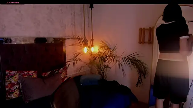 mysterius boy online show from December 2025 08:27:02 PM