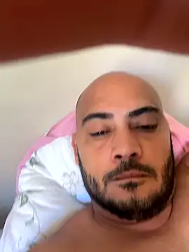 Snapshot of Morenocasado34liberal chatting on November 2025 06:40:01 PM Morenocasado34liberal online show from November 2025 06:40:01 PM