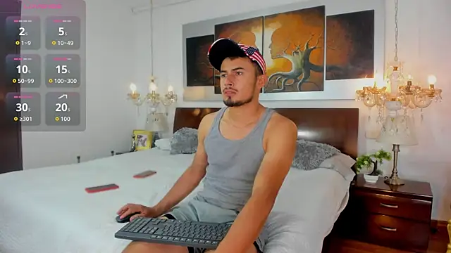 Valentiinoss online show from September 2025 08:01:01 PM