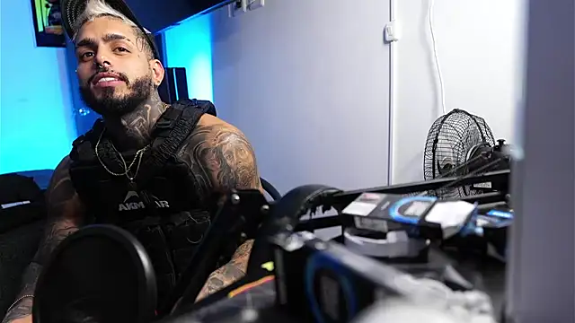 logan hugh8 online show from February 2026 04:30:01 AM