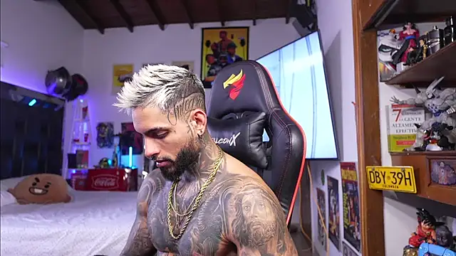 logan hugh8 online show from March 2026 01:06:01 PM