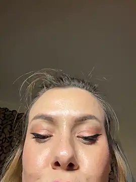 Snapshot of emmasweett11 chatting on October 2025 01:56:02 PM emmasweett11 online show from October 2025 01:56:02 PM