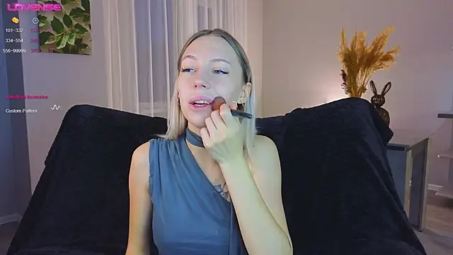 Snapshot of NyxaThorn chatting on October 2025 02:38:01 PM NyxaThorn online show from October 2025 02:38:01 PM