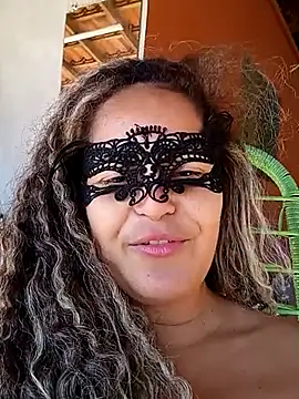 RaphinhaSanches online show from October 2025 11:42:01 AM