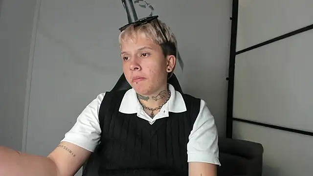 AlanRed  online show from October 2025 04:31:02 AM
