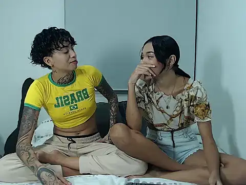 ParisAndVi online show from September 2025 11:38:02 PM