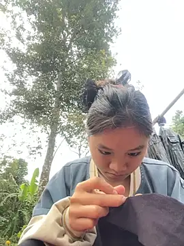 Snapshot of __Nhug__05 chatting on October 2025 08:05:02 AM   Nhug  05 online show from October 2025 08:05:02 AM