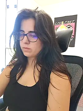 CutteGirl99 online show from October 2025 01:21:01 PM