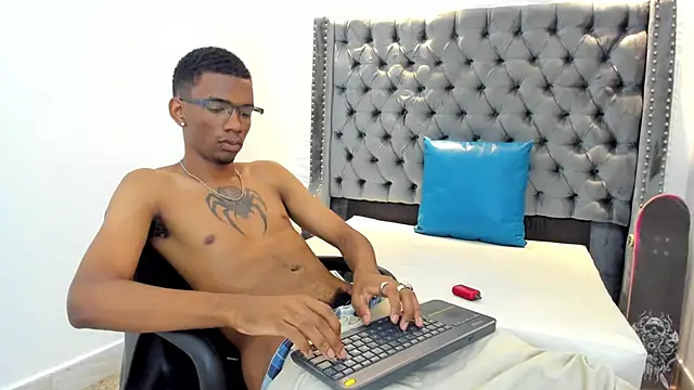 Snapshot of nero_reyd chatting on December 2025 07:41:02 PM nero reyd online show from December 2025 07:41:02 PM