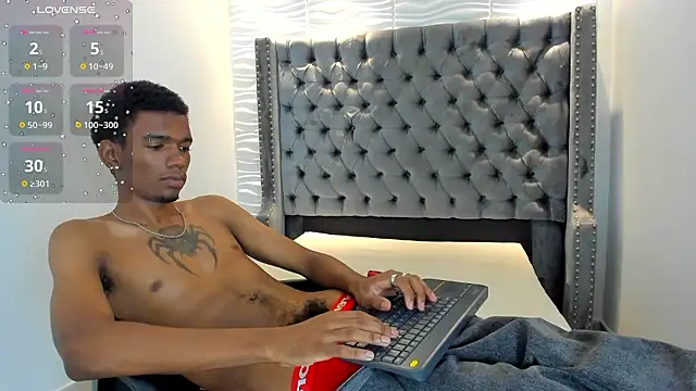 Snapshot of nero_reyd chatting on February 2026 07:32:02 PM nero reyd online show from February 2026 07:32:02 PM