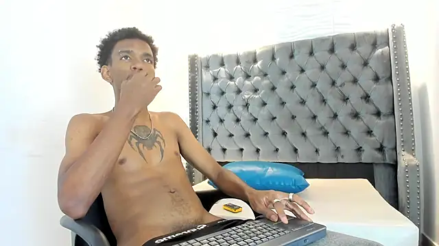 Snapshot of nero_reyd chatting on June 2026 08:35:01 PM nero reyd online show from June 2026 08:35:01 PM