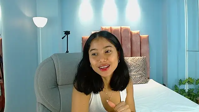 Milaa Star  online show from February 2026 04:06:01 AM