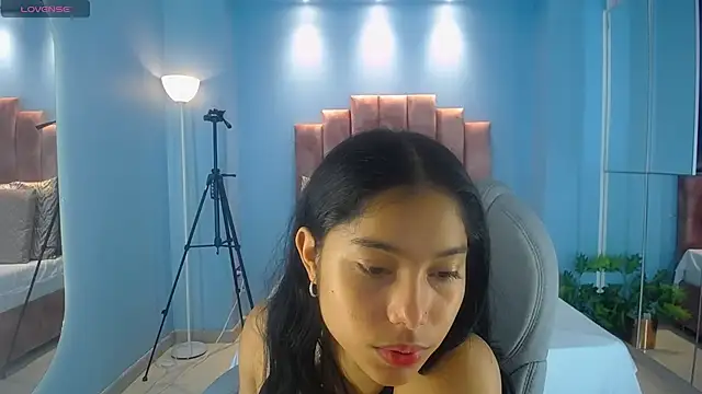 Milaa Star  online show from February 2026 03:24:02 AM