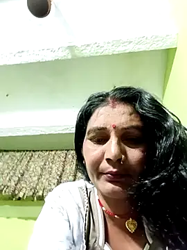 Snapshot of ZIVAA chatting on May 2026 06:40:02 AM ZIVAA online show from May 2026 06:40:02 AM