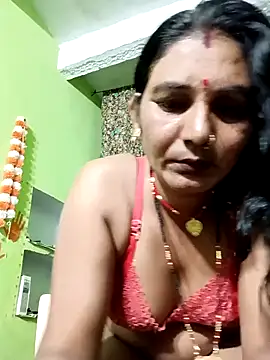 Snapshot of ZIVAA chatting on May 2026 06:36:01 PM ZIVAA online show from May 2026 06:36:01 PM