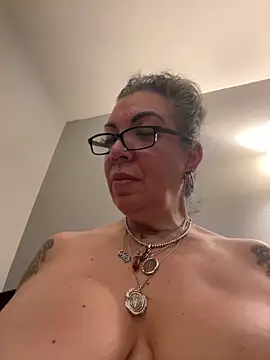 dieseldame1313 online show from February 2025 05:31:02 AM