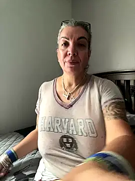 dieseldame1313 online show from October 2025 09:45:02 PM