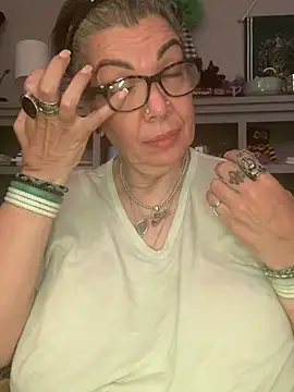 dieseldame1313 online show from April 2026 06:36:01 AM