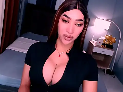 Snapshot of MystiqueQueen chatting on April 2026 08:26:01 AM MystiqueQueen online show from April 2026 08:26:01 AM